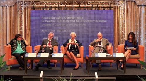 Lagarde's tweet photo. Strong institutions &amp; good governance are critical to ensure growth is strong and shared among all. #IMF_CESEE https://t.co/Q2qv4jRD7t https://t.co/GvK5FfREBM