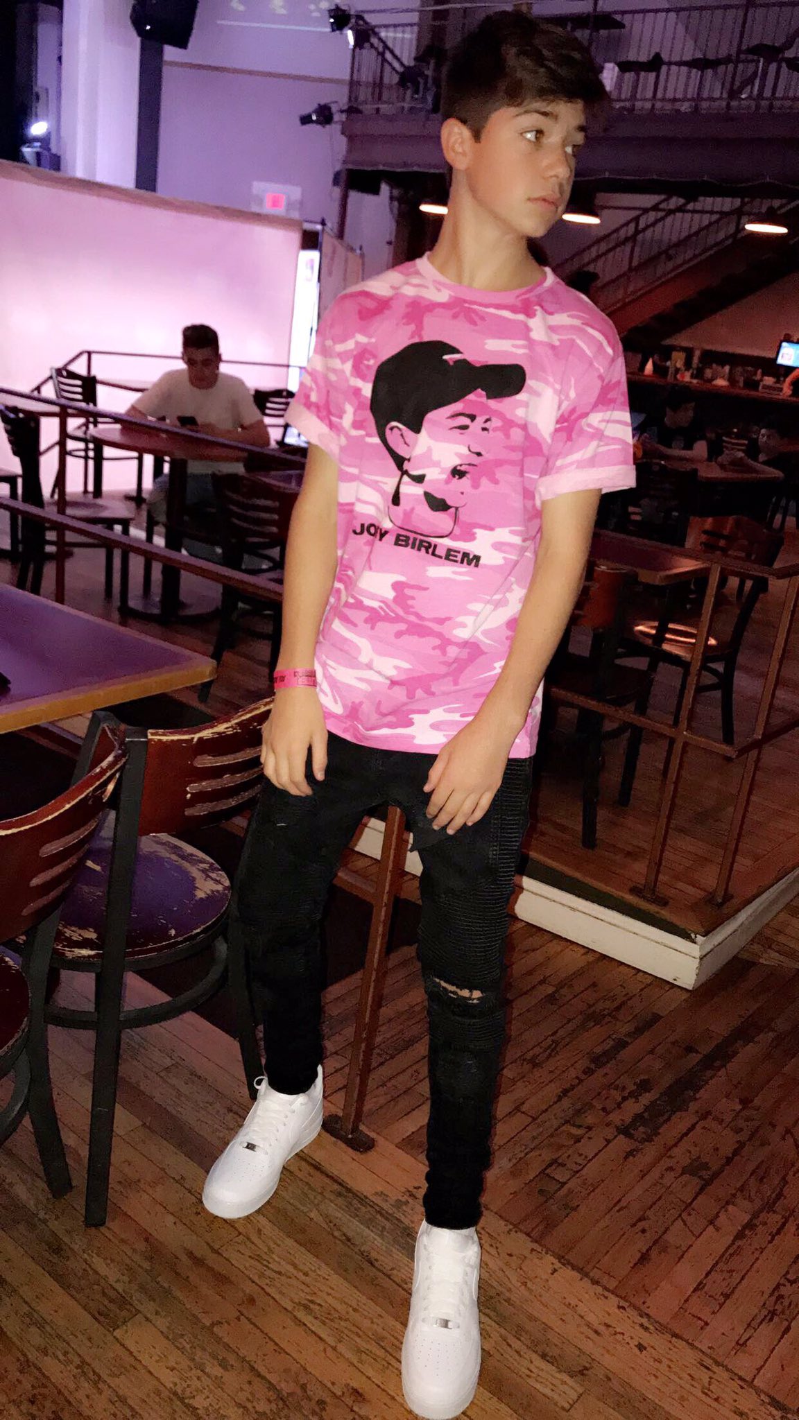 Joey Birlem on Twitter: "merch store coming soon😊 if you ... Joey Birlem on Twitter: "merch store coming soon😊 if you ... - 1152 x 2048 jpeg 376kB