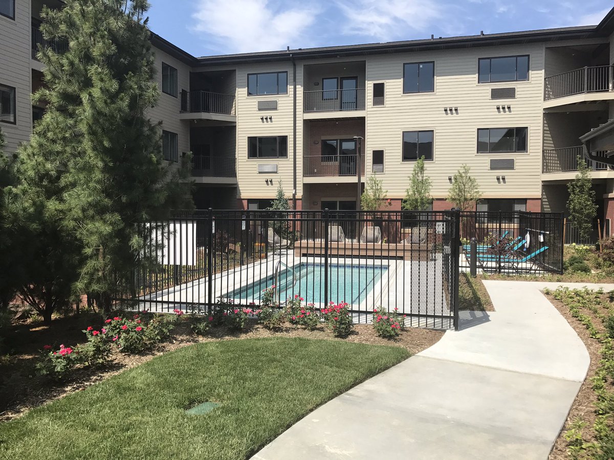 cmacdux's tweet photo. The Conrad- Located in Omaha's Historic Blackstone District. #rentcip https://t.co/3L6tU1wywj