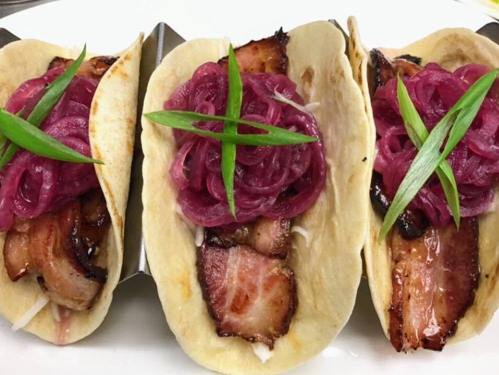14andhudson's tweet photo. T A C O  TUESDAY!!
Crisp pork belly, jicama &amp; pickled onions 🌮 #tacotuesday #porkbelly #porkbellytacos #pork #pickledonion #piermontny #14a… https://t.co/Zd6k9w9zL2