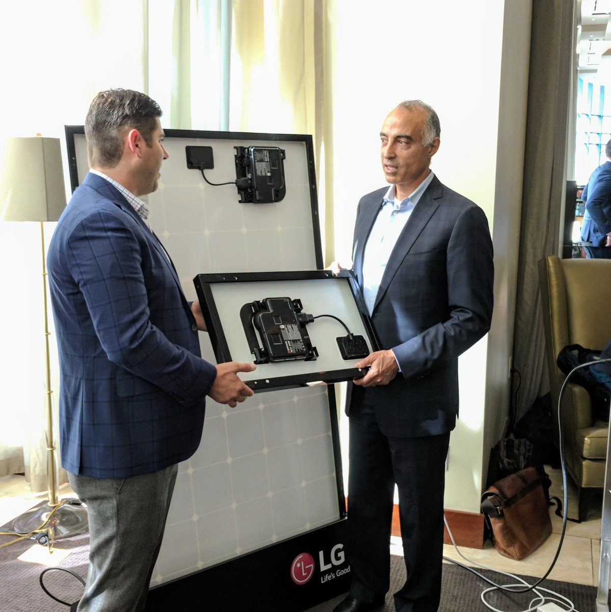 Enphase's tweet image. Proud #acmodule partners, @LGsolar and @Enphase #enphaseenergized