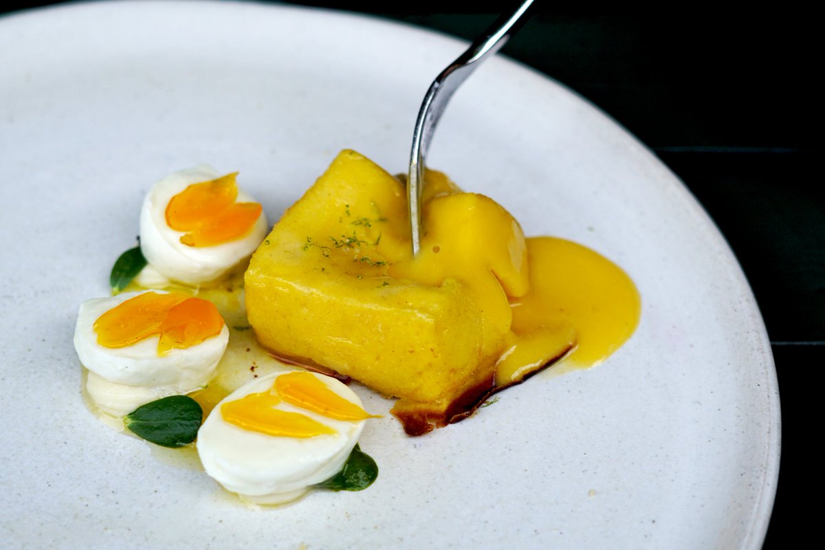 Fondant de auyama con bocconcini ahumados, lo servimos en el menú #NuestraTierraEnAlto.