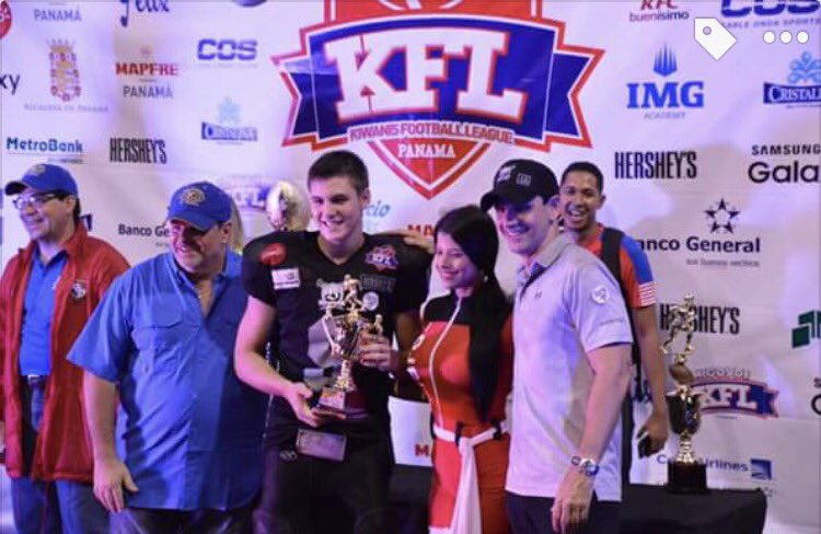 Felicidades para QB de Varsity Raiders <a href="/braderraiders/">Brader Raiders</a> 
Adrian Roux
MVP de la liga
Mejor QB
Records Varsity
Maximo Yds, Pases Completos, TD