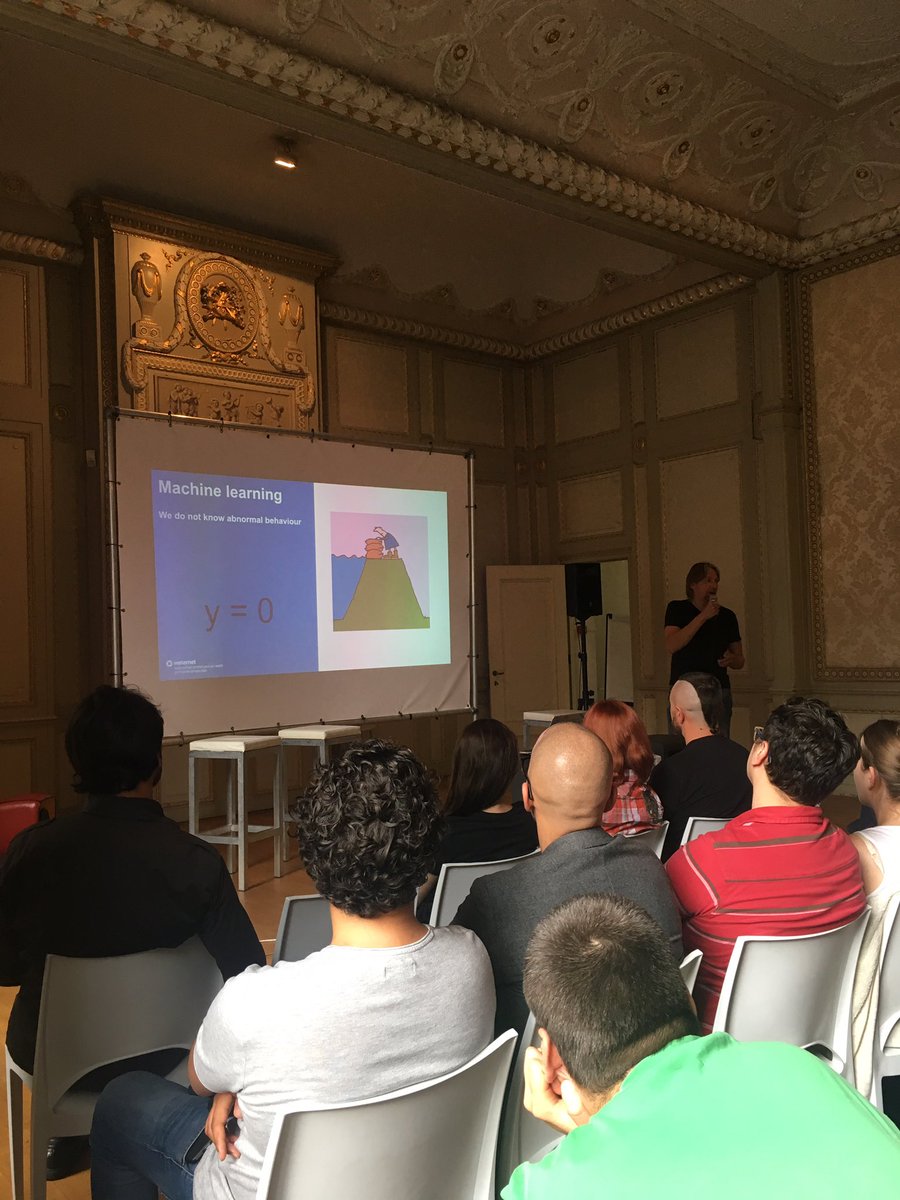 Rob van Putten <a href="/Waternet/">Waternet</a> explains how machine learning is used to predict levee failure saving Amsterdam from going underwater #AI