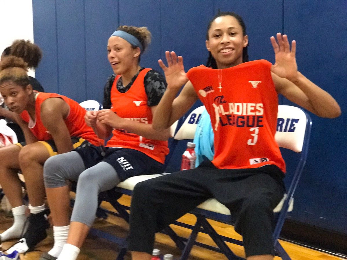 BBH_DYNAMISM's tweet photo. Week 4 Kicks off tonight! | Every Girl Has Two sides #THELADIESLEAGUE 👠🏀🎥 *Games Begin at 7pm!!! #BringingBackHoopers
#BBHDYNAMISM https://t.co/WB25wFywsn