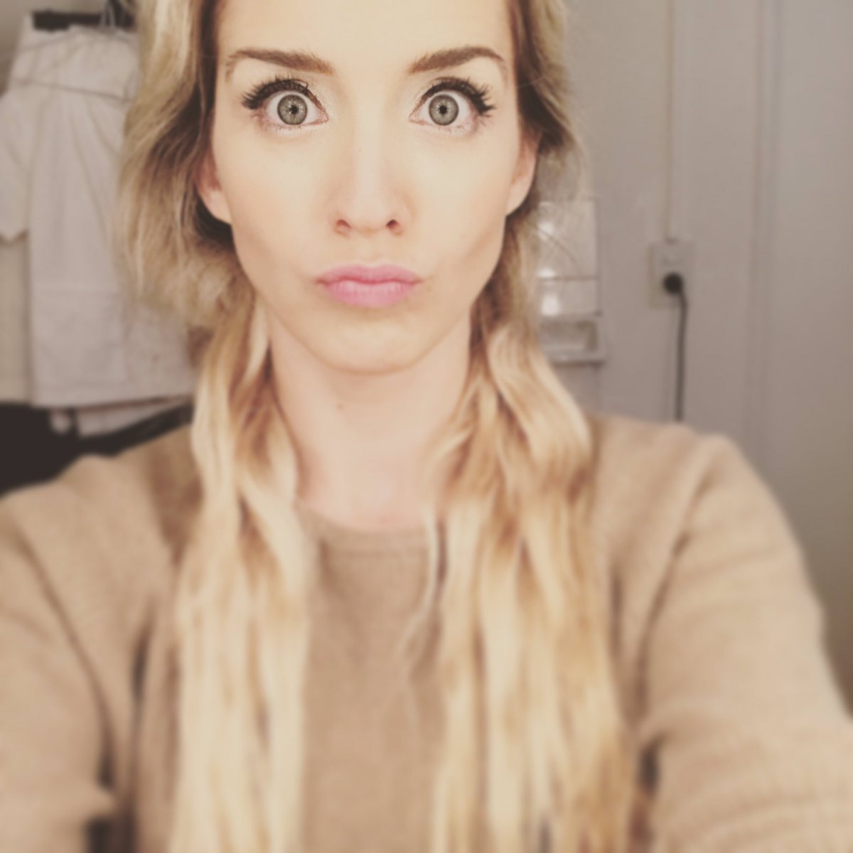 Soledad Fandino On Twitter Desde Mi Camarin Actress Actors Actorslife Working Tv Backstage