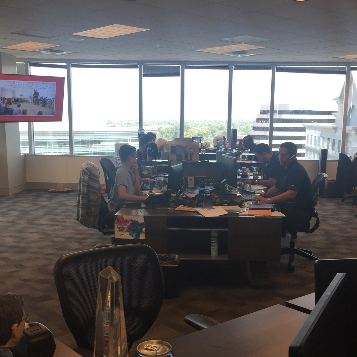 VBenjaminTalent's tweet photo. Buzzzzzz... our bullpen is busy, here's our #IT perm team making it happen! #answeryourphones #PhoenixIT #experiencedrecruiters #VB4L 📞🙌🏾🏜 https://t.co/G736G2Q4WF