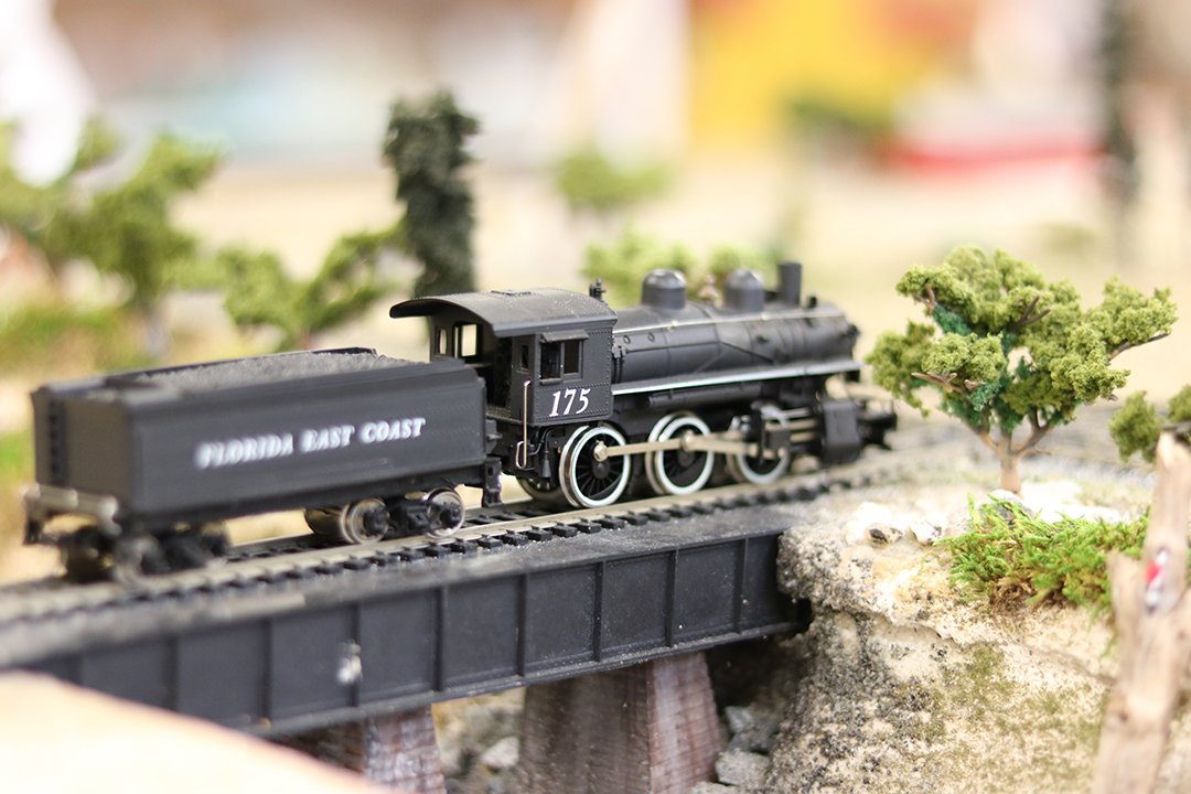 Gainesville's tweet photo. A6: High Springs used to be home to a bustling railroad. Their museum houses an increasingly detailed replica!  #FLTravelChat https://t.co/ULLtt9jzxx