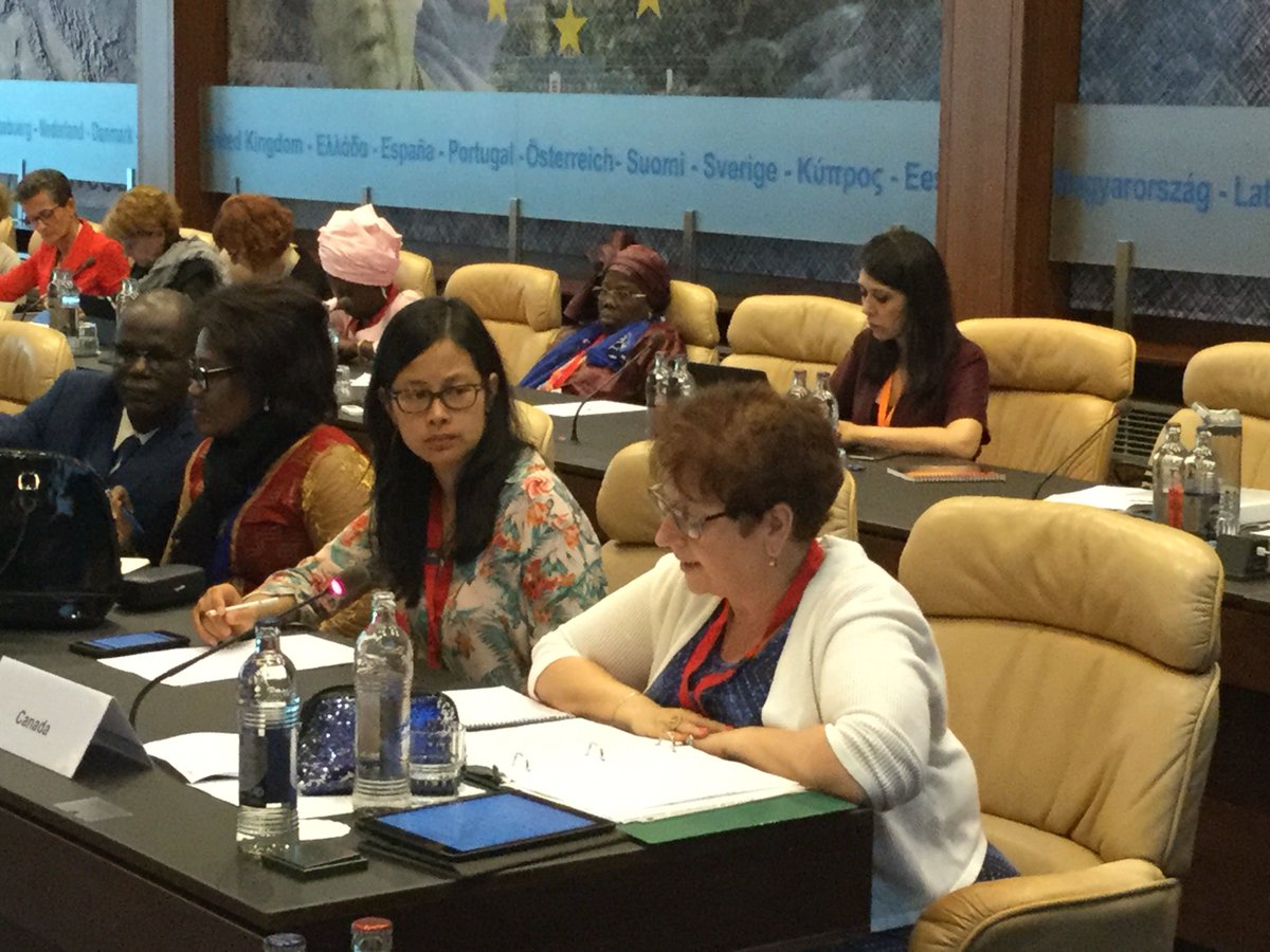 DiplomatieParl's tweet photo. .@SBoucherMP, ici avec @AnneMTQuach à une séance du Réseau des femmes parl., dépose un rapport sur la violence faite aux femmes #43APF #CAPF https://t.co/Dg2XGKCLTW