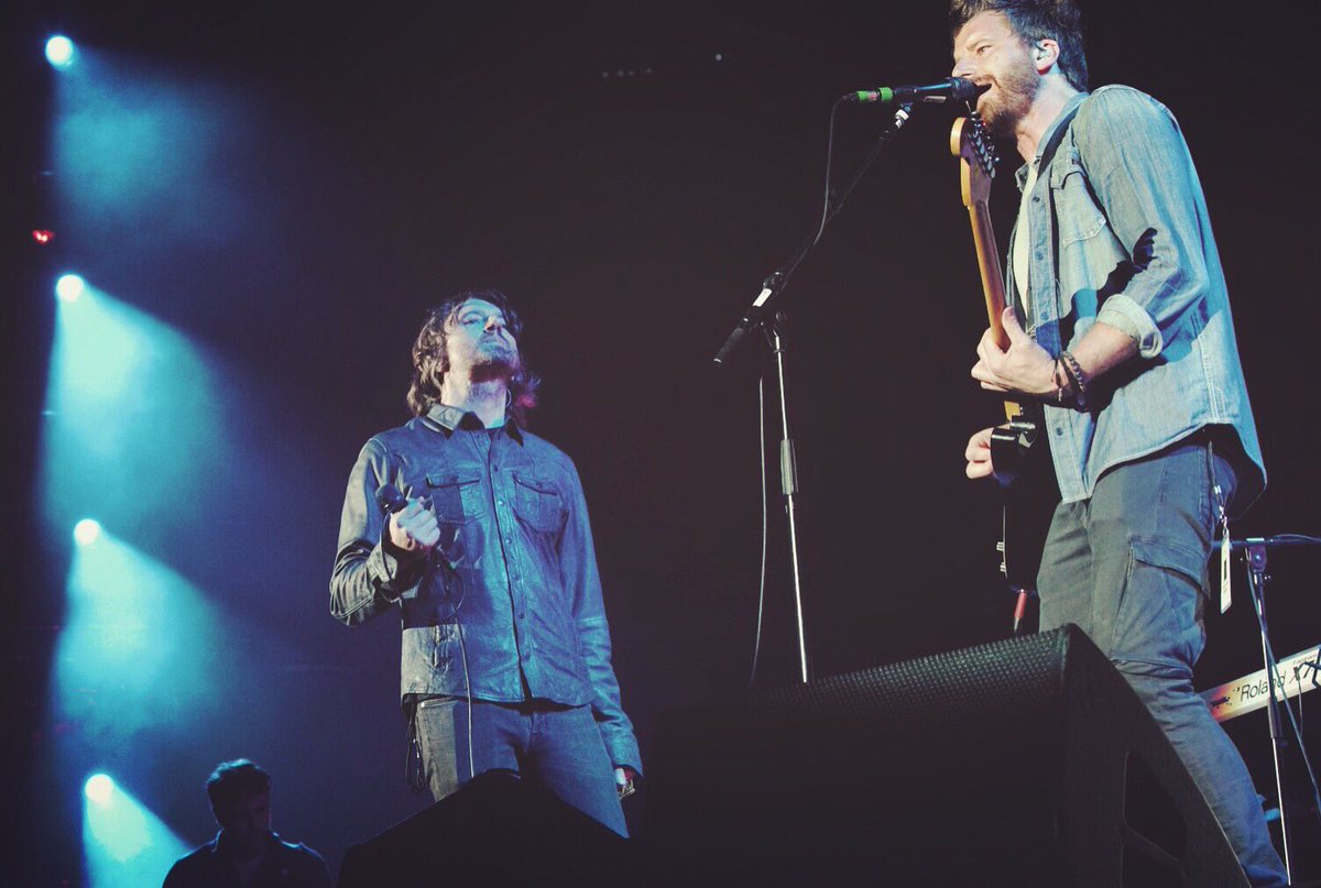 coldplay's tweet image. Embrace getting things going at #ColdplayCardiff 
R42