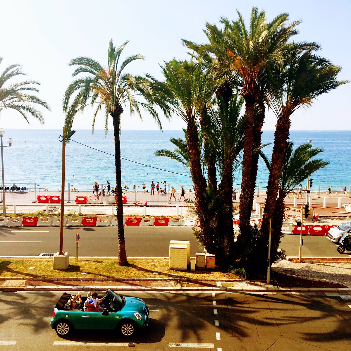 Summer vibes in Nice 🥂🏖🌴 what's your favorite summer holiday spot? 

#travel #cotedazur #france #travelgirl