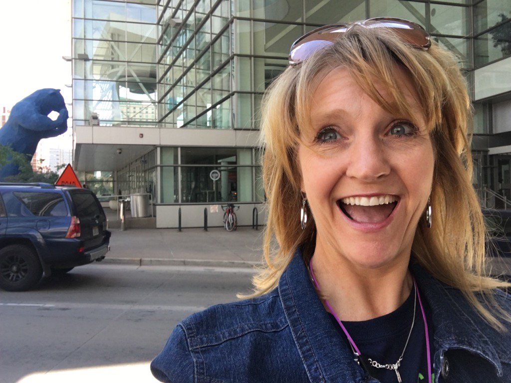CounselorCarey's tweet photo. Bye #asca17!  I learned so much!  Hope to see u in LA! #asca18 #midmsca #mymsca #scchat #sccrowd https://t.co/o2tFKhuYyL