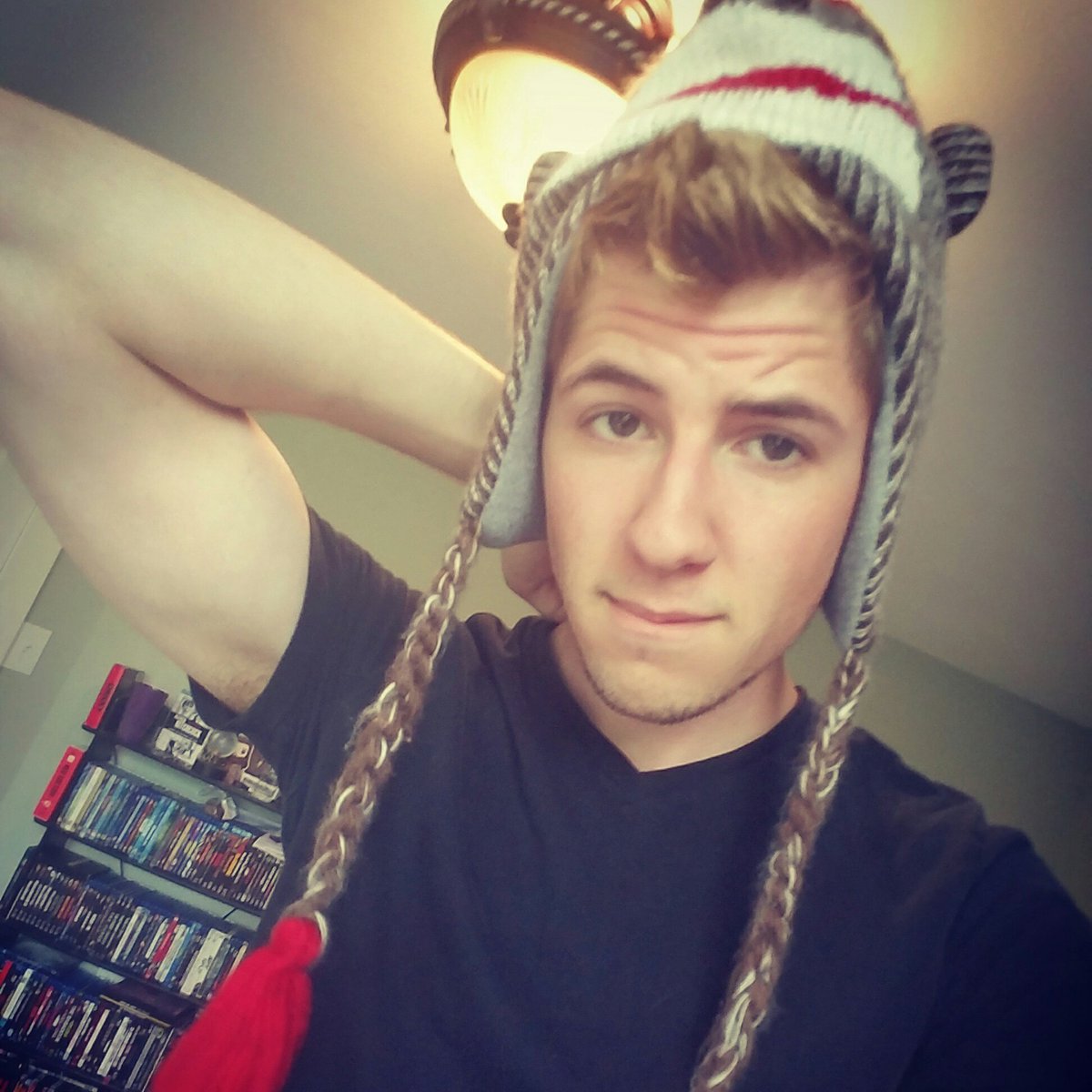 IntrovrtdFilmkr's tweet photo. Sometimes you just have to enjoy life with a #sockmoney hat πππ https://t.co/UyiwOZJVgh