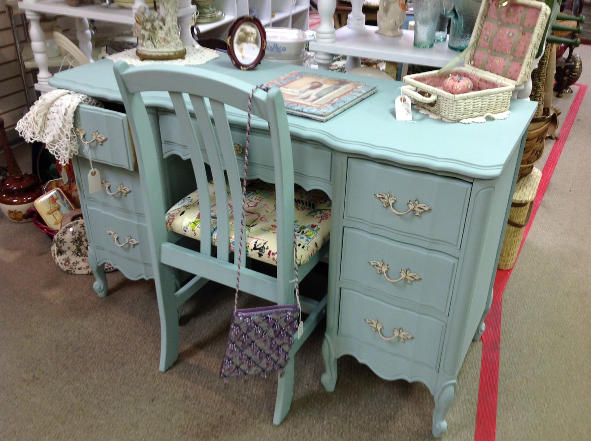 maplestreetmall's tweet photo. Latest arrival in booth ES1!  This paint job is stunning! https://t.co/u4tyJWSVb8