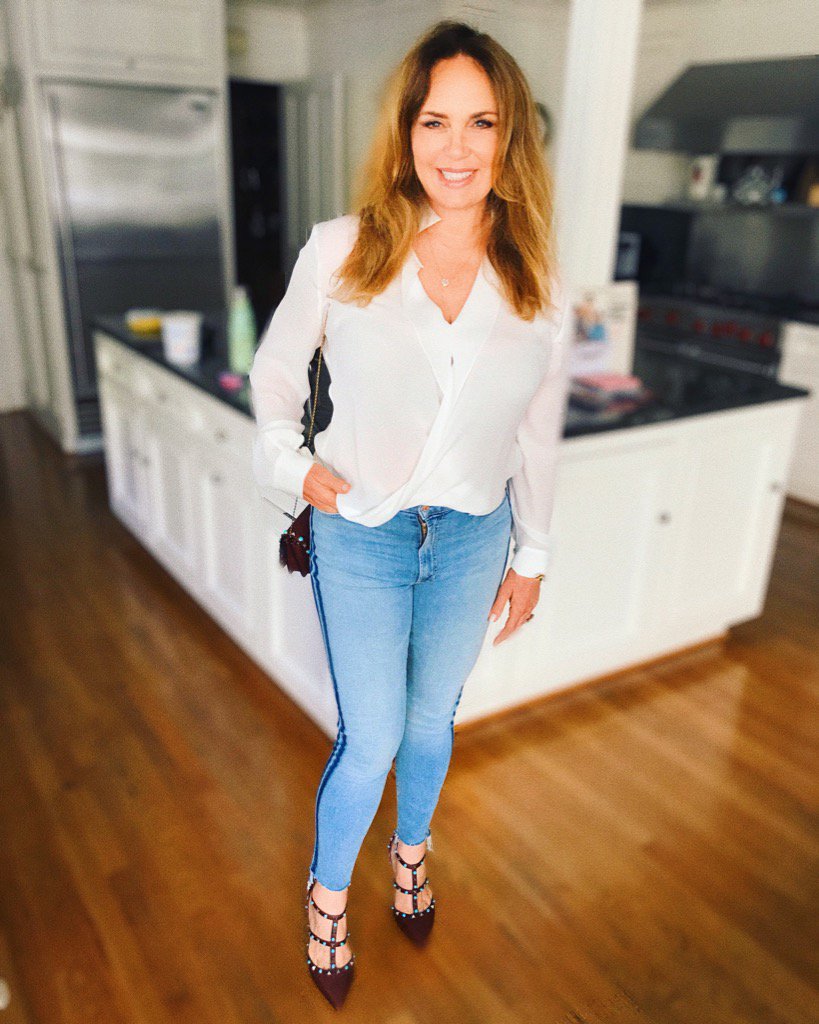 Catherine Bach on Twitter: "Ready to rock n' roll!! Happy Tuesday everyone  💋💋 https://t.co/KauDwsFXef" / Twitter