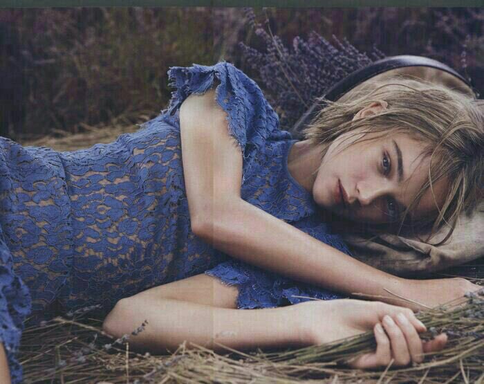 🌚

- لاتدع يوماً سيئاً يجعلك تشعر وكأنك 

تعيش حياة سيئة.؟؟؟