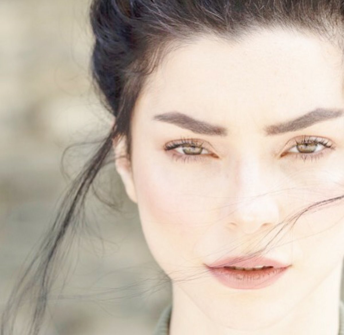 مبعثرة ... 
 كـ زجاجة عطر انسكبت على سطح 
يستحيل ان تجمع منها قطرة.