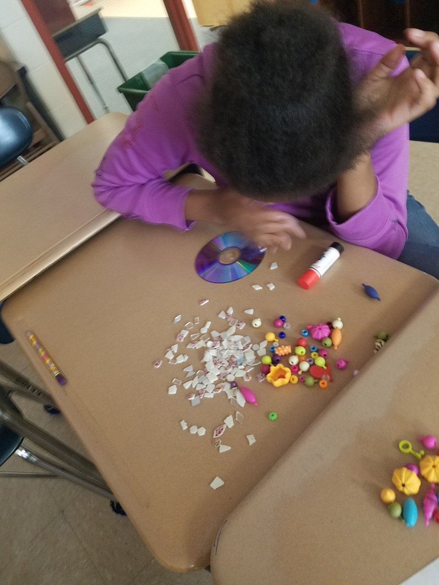 CDL_RI's tweet photo. Fun with Ish, color, and light! These past two days really tinted the water. #CDLRI #visualarts #steamm @CFSchoolsRI https://t.co/lsXQ0txa8P