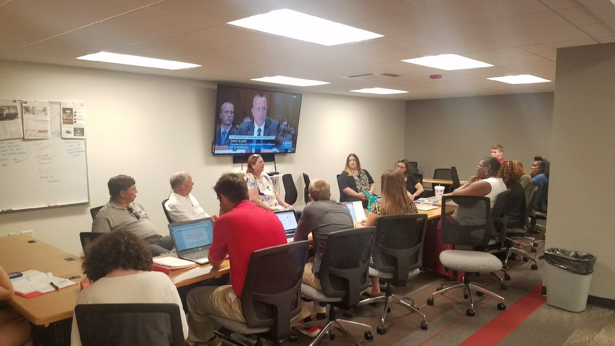 SoutheastArrow's tweet photo. The Arrow staff met today with the directors of all of our regional campuses during our staff retreat #WhatsUpSEMO #SEMOSummer #onecampus https://t.co/uKA6iYDmgU