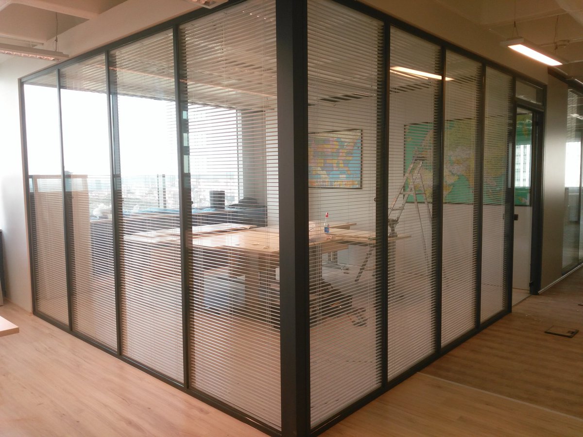 ozluyapi's tweet image. Özlü yapı tarafından yapılmış ofis bölme sistemi