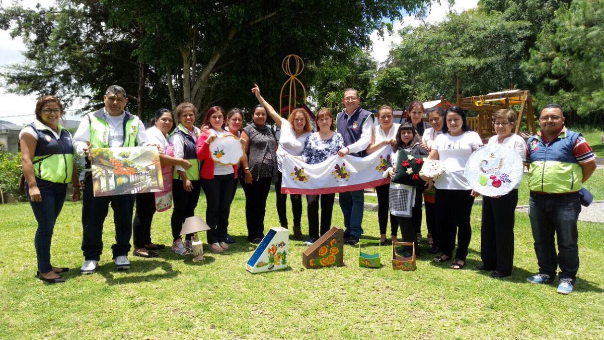 muniguate's tweet photo. Curso de Manualidades en Villas de San Angel #zona2 https://t.co/TQzjaia3zz