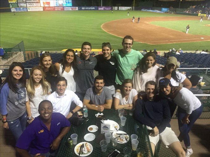 View image on Twitter