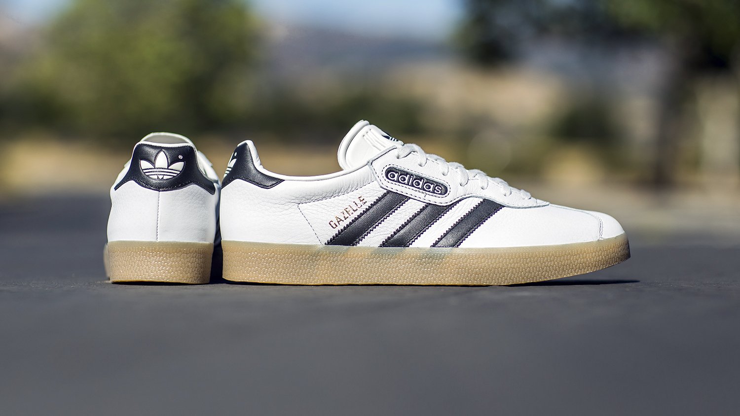 ShopNiceKicks.com on Twitter: "adidas #Gazelle Super - Vintage White/Core  Black Available now in-store and on https://t.co/MivDmKnLDP  https://t.co/152OssEm0S https://t.co/IdXwRHhfHQ" / Twitter