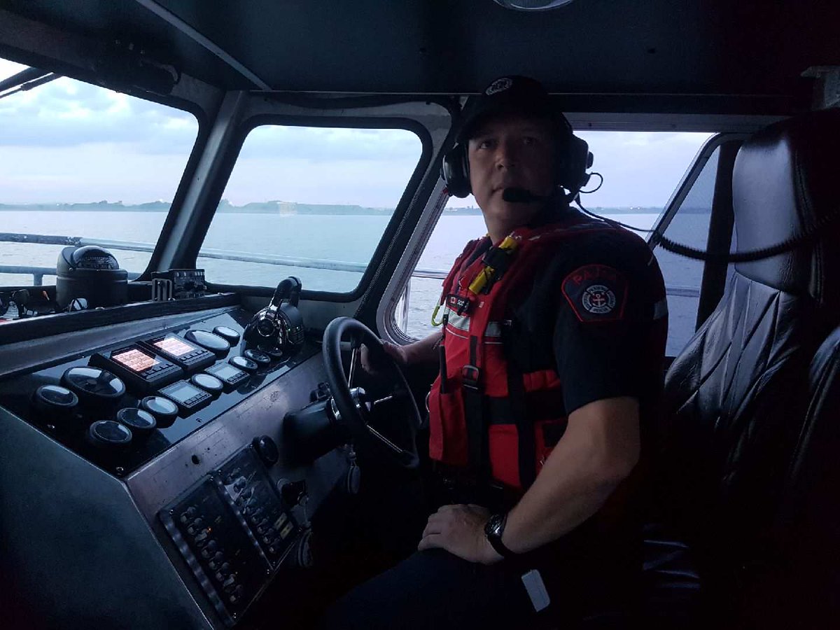 PARA_Rescue's tweet image. Training crew tonight going over the practical portions of @CCGACA Phase 1 and Phase 2 training