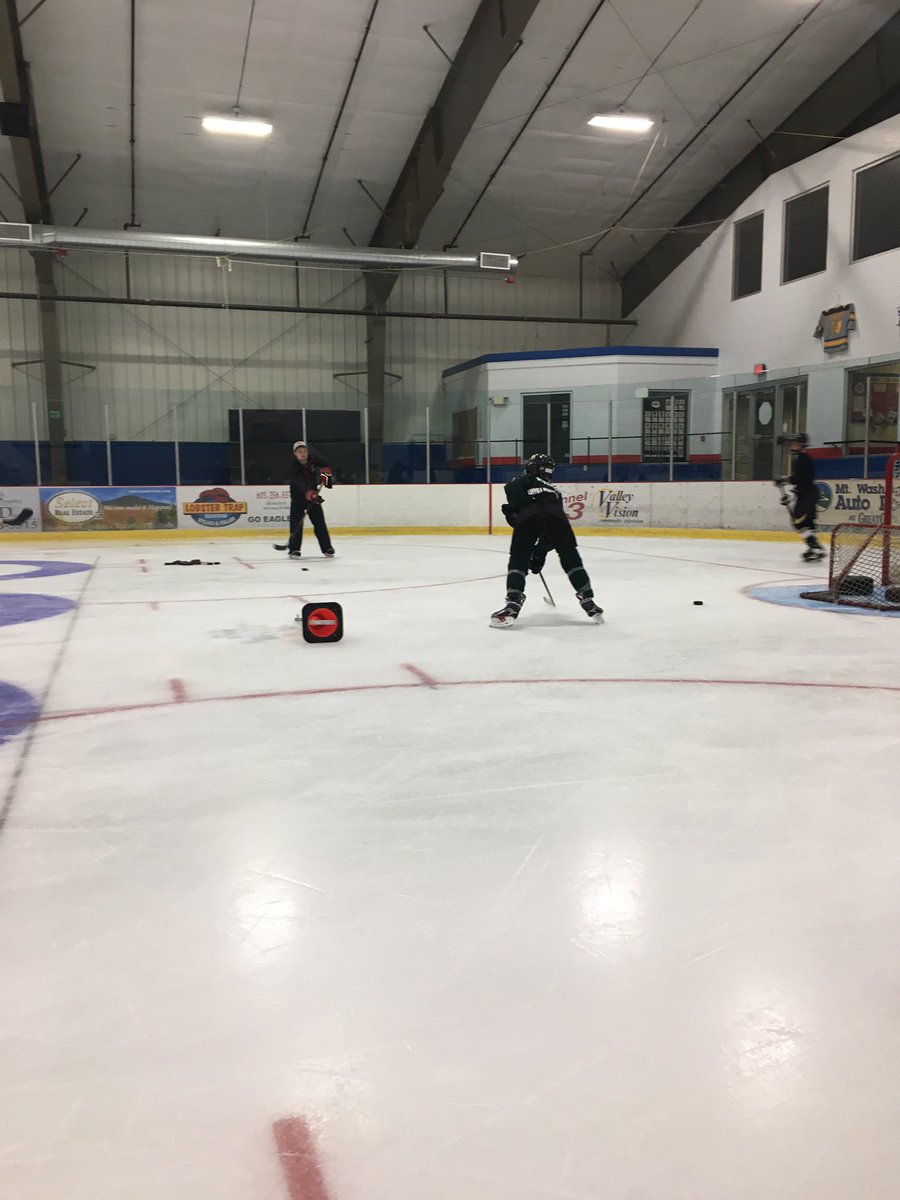 AndrewTrimble7's tweet image. Great First Drop In @AndrewTrimble7 Skills at @ConwayRecNH  #SummerNights #Hockey