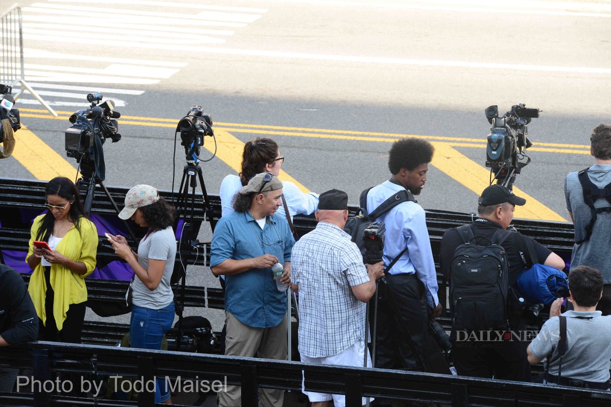 ToddMaisel's tweet photo. more press pals #TC of @ABC7NY @spencerplatt1 #danfrang @roccoparscandola quiz' #calvinhunt @craigruttle seeks @MarcusSantos95 @Lloydphoto https://t.co/WrTXTRcQ3J