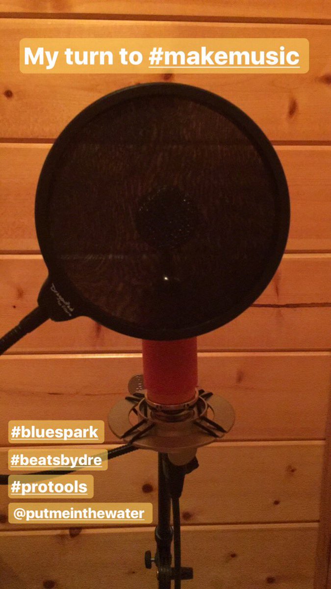 imannadanielle's tweet photo. Just a singin' https://t.co/nBTVt4DKpV