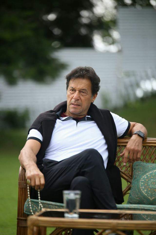 Zoya_iD's tweet photo. RT zermeenkhan10: pls RT ImFarikhan: Dil ro raha hai mera ye mera naya PAKISYAN hai💚 #PTIStanceVindicated
#Shukriy… https://t.co/GLMzn6M1Hk
