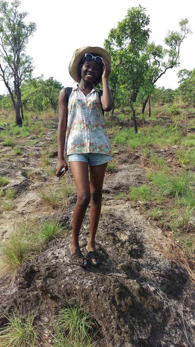 WanShyGirl's tweet image. Blue Skies and Greenery make the best backdrops 😍 #Nature #PhonePhotography #AndroidGram #NikonAfrica #NigerianBlogger #WanShyGirl