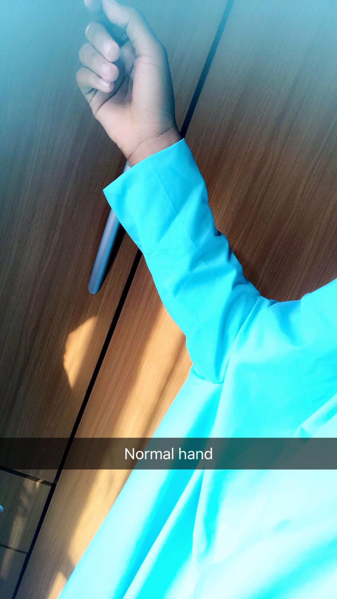 Mss_Deeynah's tweet image. I sell very nice and affordable hijabs made out of highly qualitative materials ! Please retweet , my customer might be on ur TL 🙏🙏