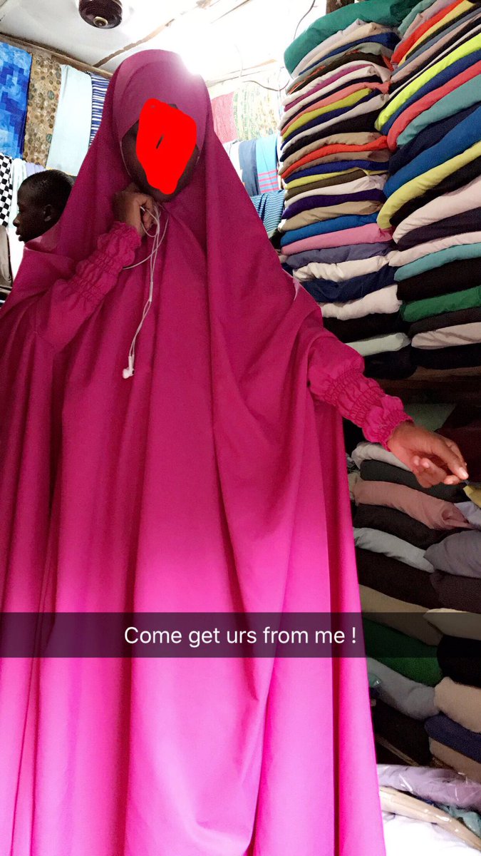 Mss_Deeynah's tweet image. I sell very nice and affordable hijabs made out of highly qualitative materials ! Please retweet , my customer might be on ur TL 🙏🙏
