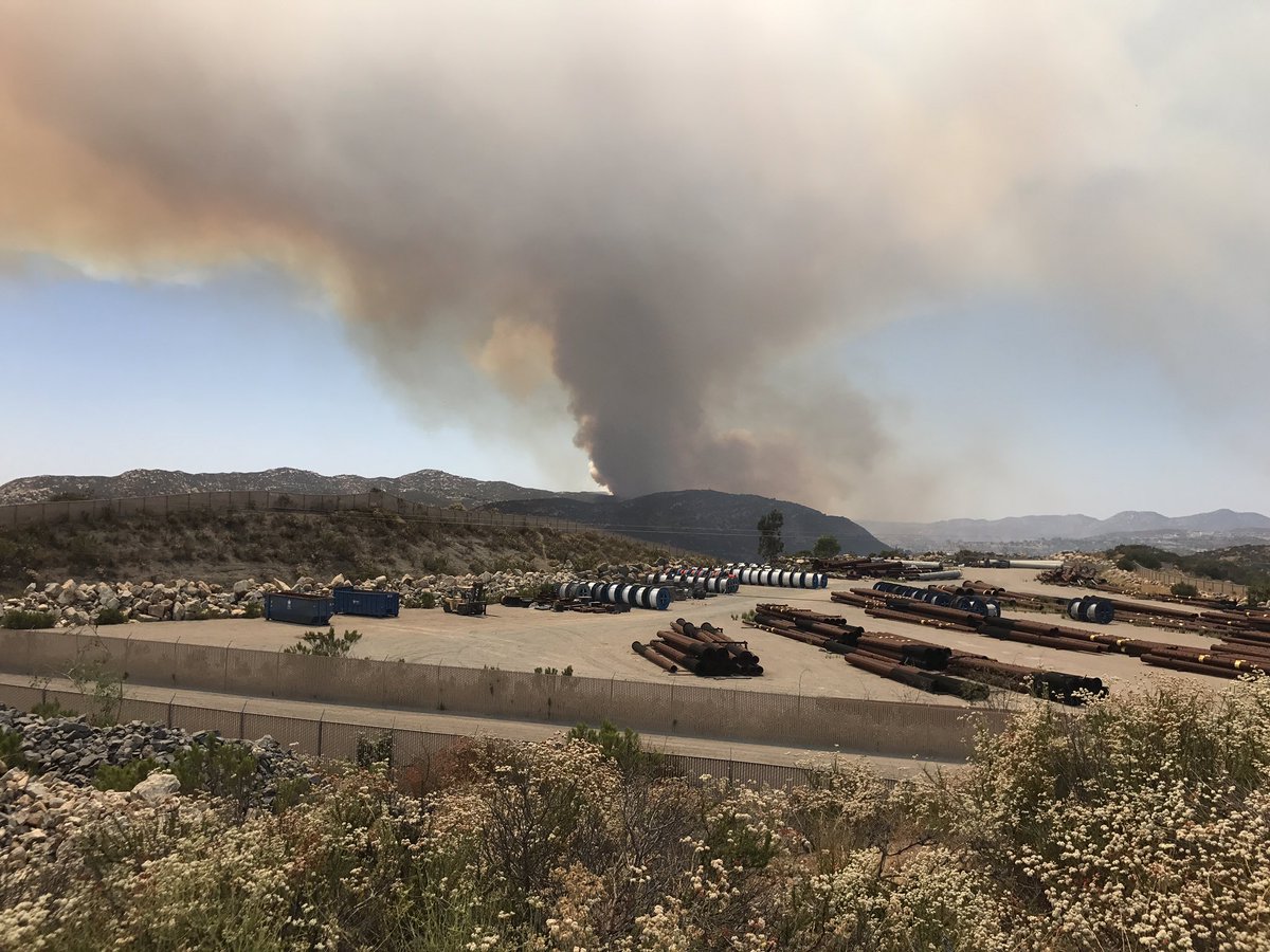 Fonse03's tweet image. East county friends: Avoid interstate 8 lakeside/Flynn springs. Keep updated for evacuations. #sandiegowildfire #wildfire #flynnsprings