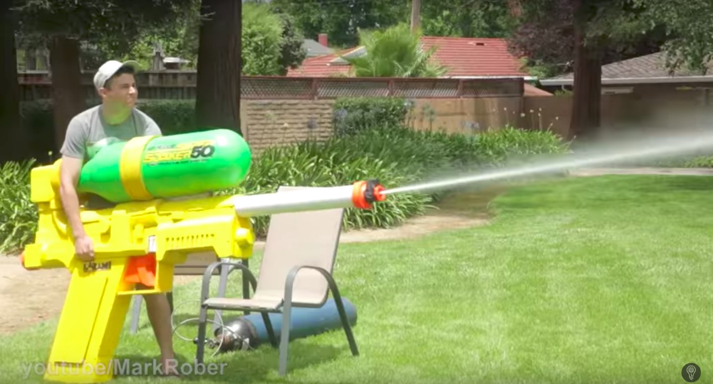 Giant super soaker water gun outlet