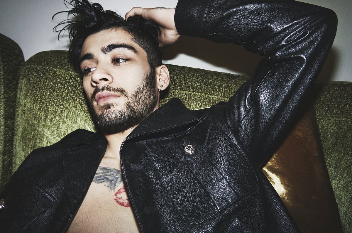 zlayoncee's tweet photo. 1| Zayn Malik https://t.co/qsaRJiwY1L