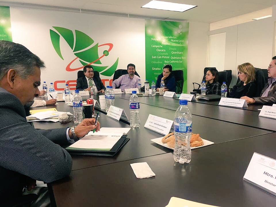 RomeroMenaFco's tweet photo. Saludos desde la Ciudad de México, en reunión con Directores Generales de la @ccecyte y nuestro Coordinador Nacional, Dr. @ENRIQUEMACEDO. https://t.co/H5B5fF8tCL