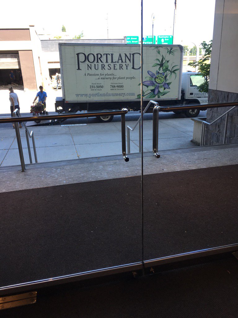 AHS_Gardening's tweet photo. Big thank you to Portland Nursery @pdxnursery for donating plants to our Youth Garden conf in #Vancouver #ncygs17 https://t.co/SG0FjAkqIp