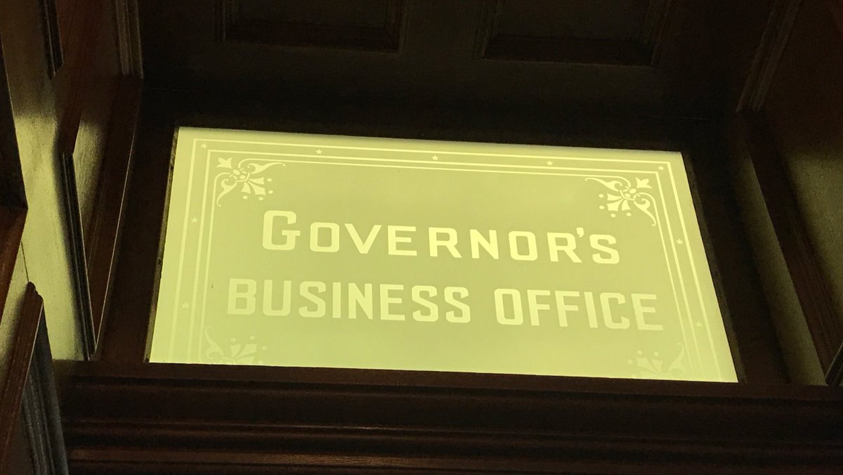 creativity_hive's tweet photo. #txYAM17 #GovernorsGallery17 reception in Governors office this afternoon! Thrilled to honor @TXarted students! @TXEart @taeaMSJH #TAEAproud https://t.co/QsMLdTtdTB