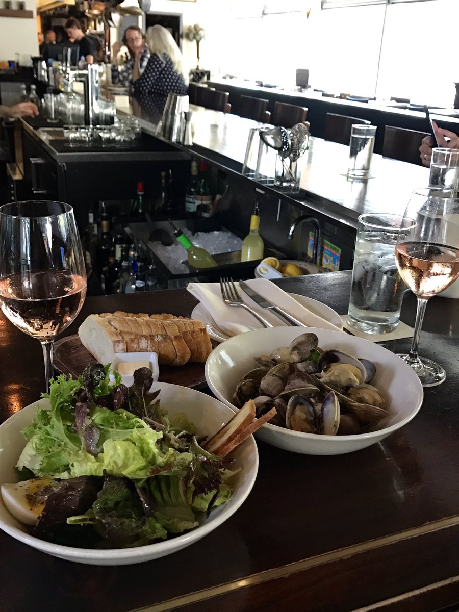 StephForrer's tweet photo. Rosé &amp; snacks @lecosho with @ObaliciousPNW. #roseallday #seattle 💕💕💕 https://t.co/PK6fvK06Gq