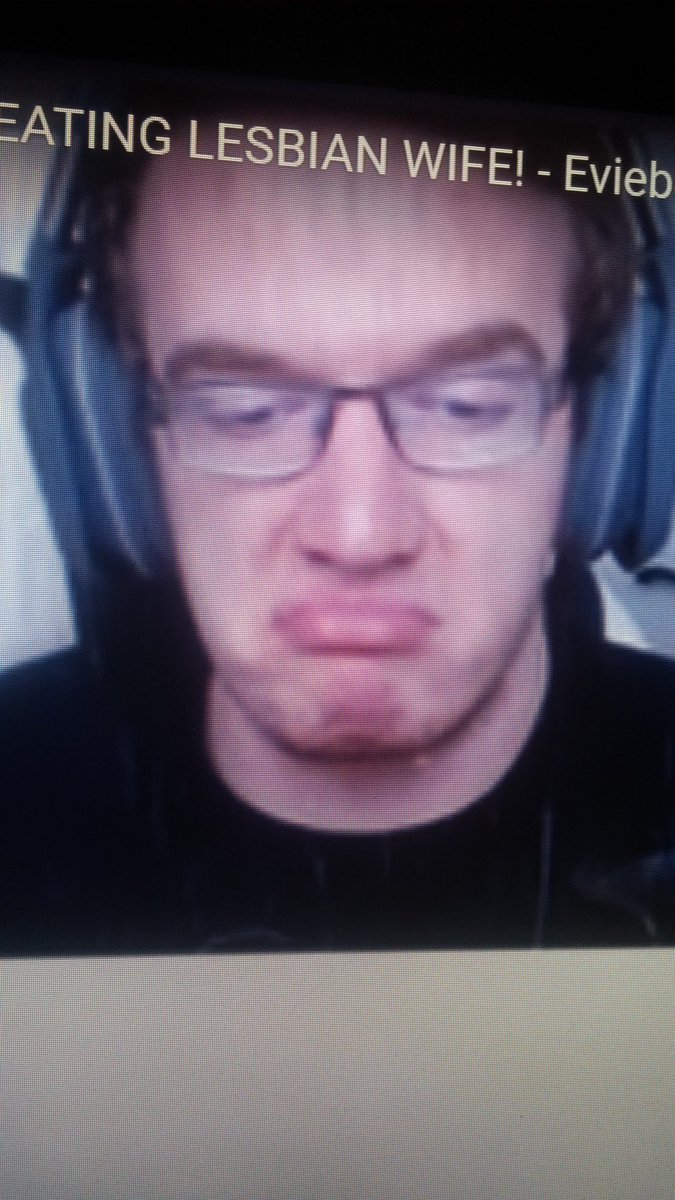 Maxlitvin3's tweet photo. @MiniLaddd @Terroriser @DaithiDeNogla Whan you all will play rainbow six and waht is this face https://t.co/uzH2KymA2b