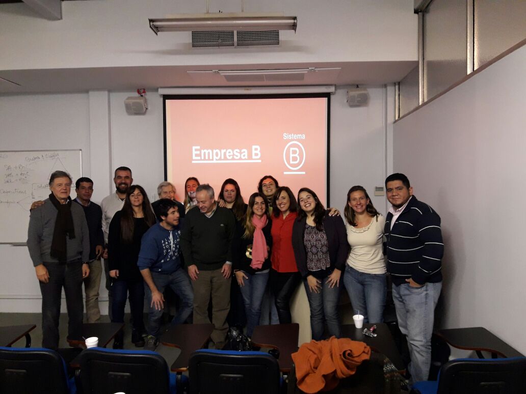 InstPyME's tweet photo. Hoy finalizó #GestiónEmpresasB, junto a @ReneeCarrelo  de @BIKOnsulting felicitamos a todos los que participaron!!! https://t.co/qzyV9LjZBN