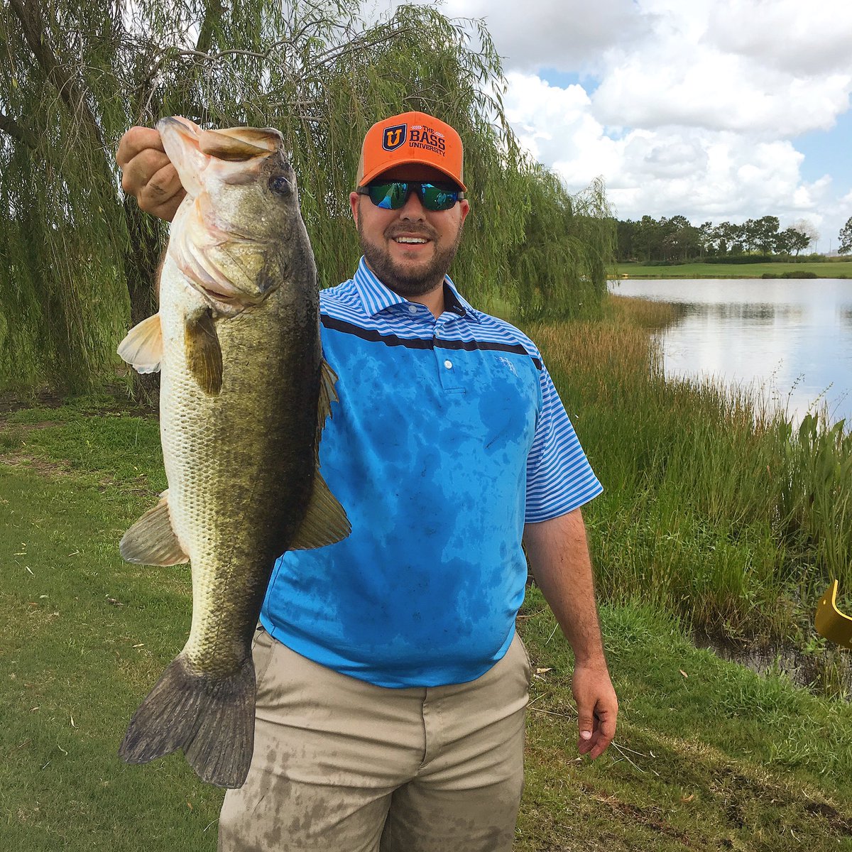 ICASTshow's tweet photo. The Florida pond bass were biting today at the Bass &amp; Birdies Classic! #ICASTShow #ICAST2017 #BassAndBirdies https://t.co/fLiUCLvsBT