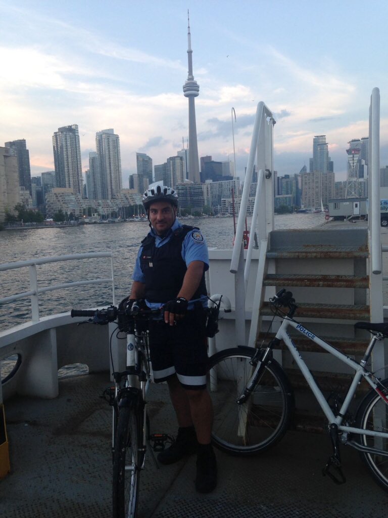 TPSAux13Div's tweet photo. Your @TPS13Div #auxiliary is out with @tpsaux52div on bikes in #D52, doing #crimeprevention activities. If you see us out, please say hello! https://t.co/OEaRnbPJll