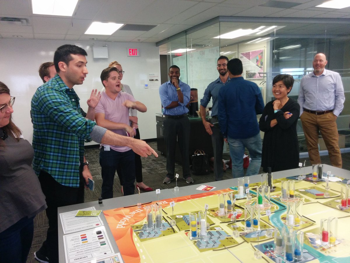 _missroya's tweet image. Thanks @LabEnergy for helping us bring the #NewtonianShift to @Alberta_Energy in #CoLabAB today! 👍 #energyliteracy #gamification
