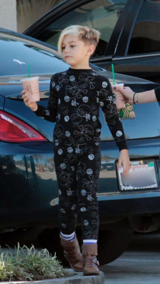 Cooper59218249's tweet photo. Cooper got his frappe chino strawberry. This morning. https://t.co/hGwIsYVbPr