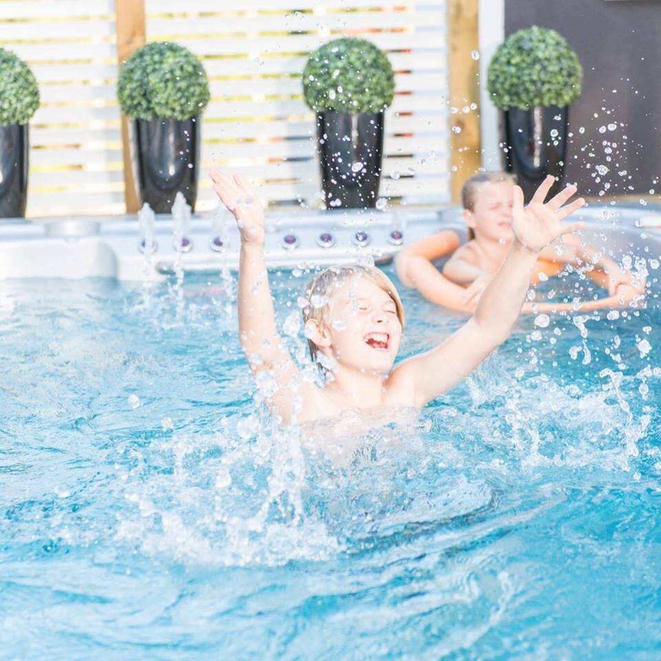 🌴Make Everyday Feel Like You're On Holiday!🌴
Could there be a better present for your whole family to enjoy for years ? #hottub #hydropool