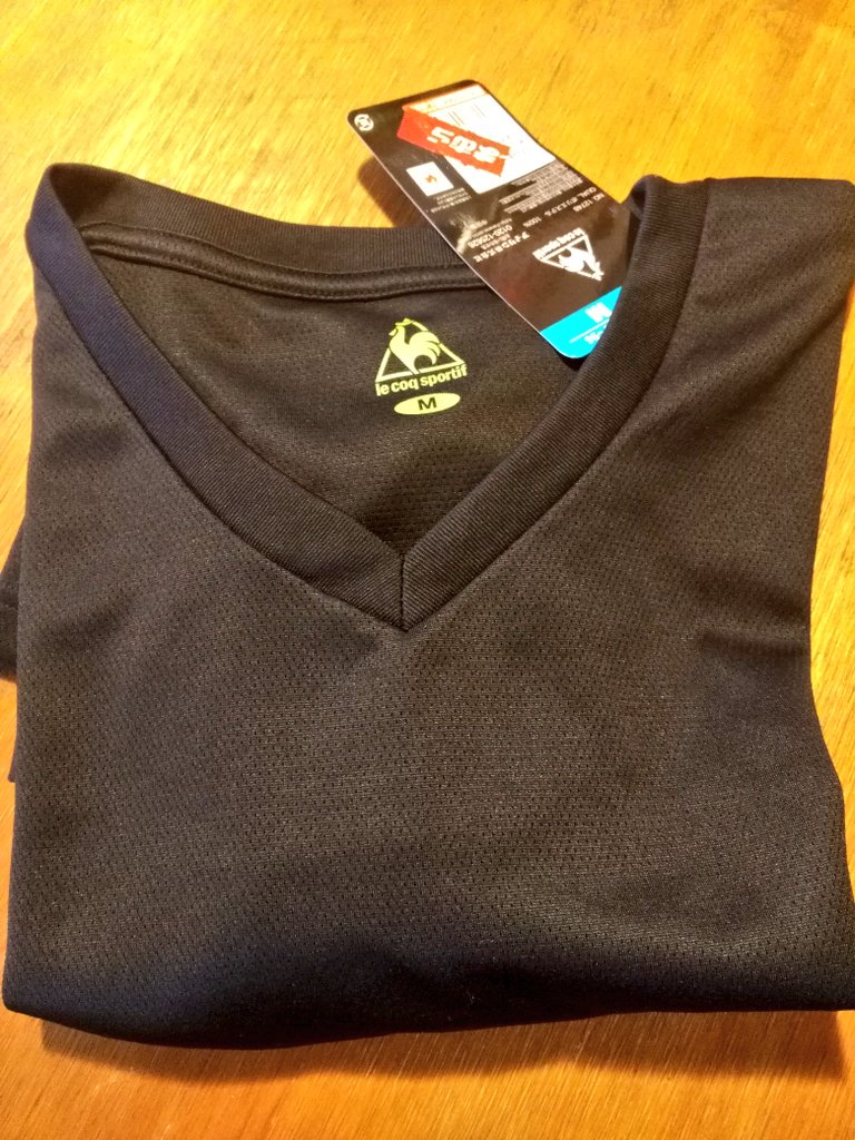 コーヒーとタイヤキのカラク No Twitter 昨日しまむらさんで780円で買ったtシャツ が着心地もフィット感も素晴らしかったのでもう少し買い足したいのですがお近くのしまむらで見かけましたら教えて頂き度おん願い申し奉り候 ニワトリだか軍鶏だか烏骨鶏だかのマークのm コーヒーとタイヤキのカラク No Twitter 昨日しまむらさんで780円で買ったtシャツ が着心地もフィット感も素晴らしかったのでもう少し買い足したいのですがお近くのしまむらで見かけましたら教えて頂き度おん願い申し奉り候 ニワトリだか軍鶏だか烏骨鶏だかのマークのm